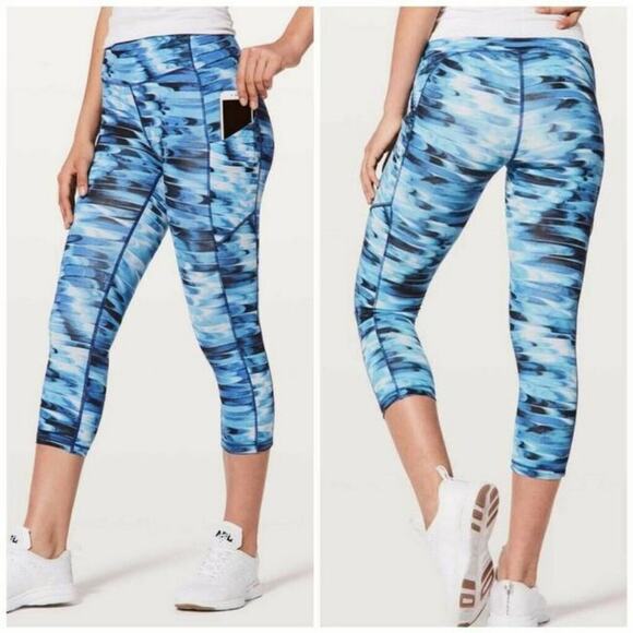 lululemon athletica Pants - lululemon Athletica Speed Up Crop 21" Tidal Multi Print Blue Women's Size 6